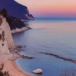 Fonte D'olio Conero Relais 4* سيرولو