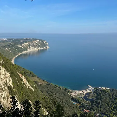 Fonte D'olio Conero Relais 4* سيرولو