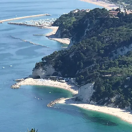 Fonte D'olio Conero Relais Oda ve Kahvaltı 4*